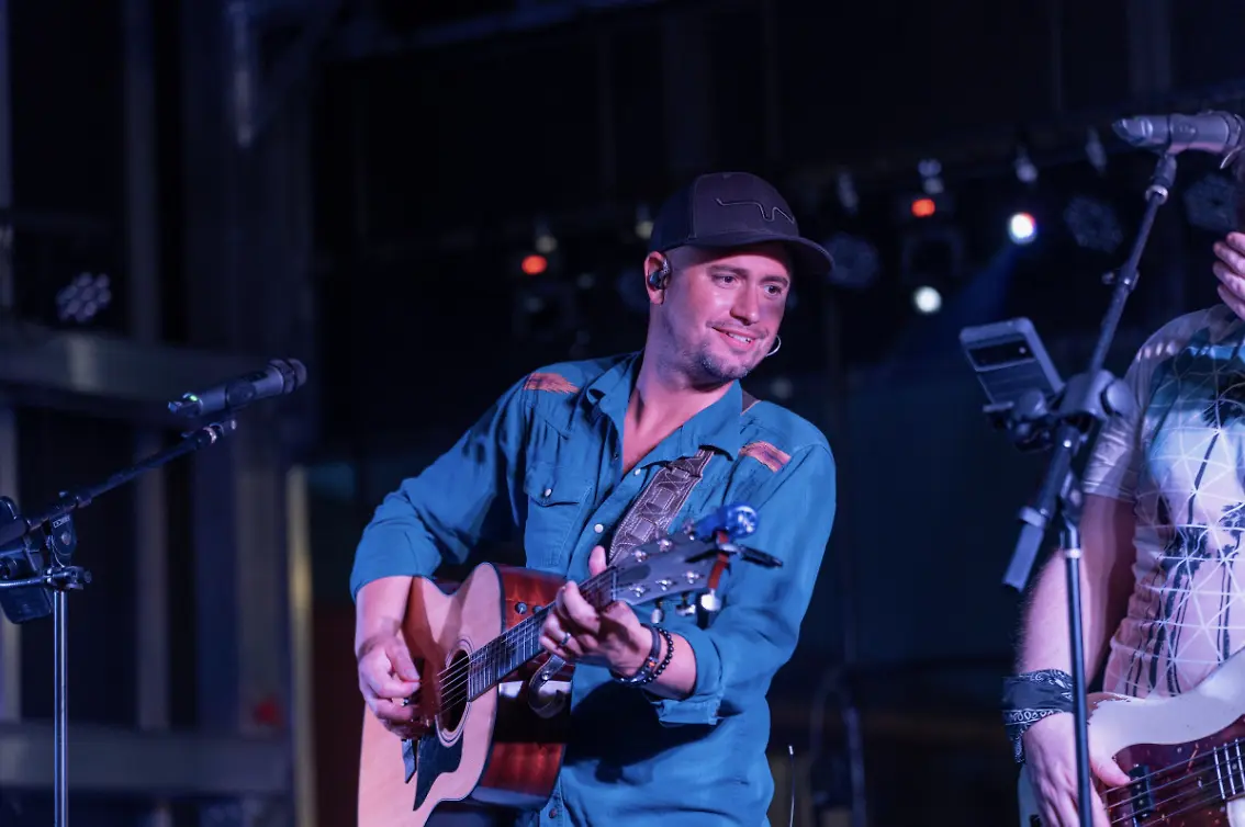 Live Music: Blake Esse